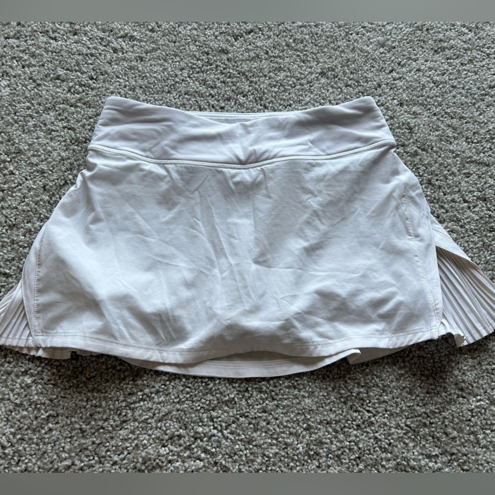 Lululemon Play off the Pleats White Skirt